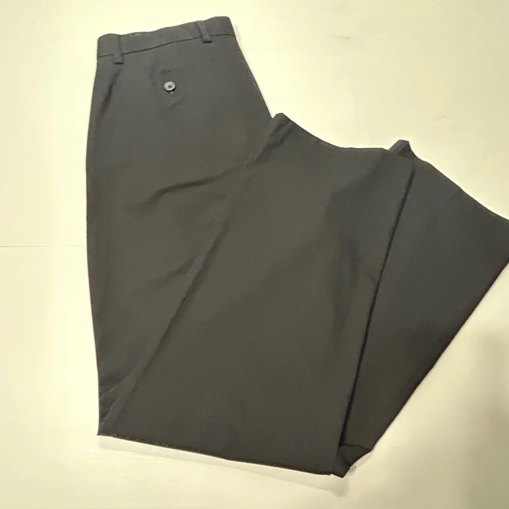 Banana republic men’s non-iron‎ tailored fit pants, size 33/30 black